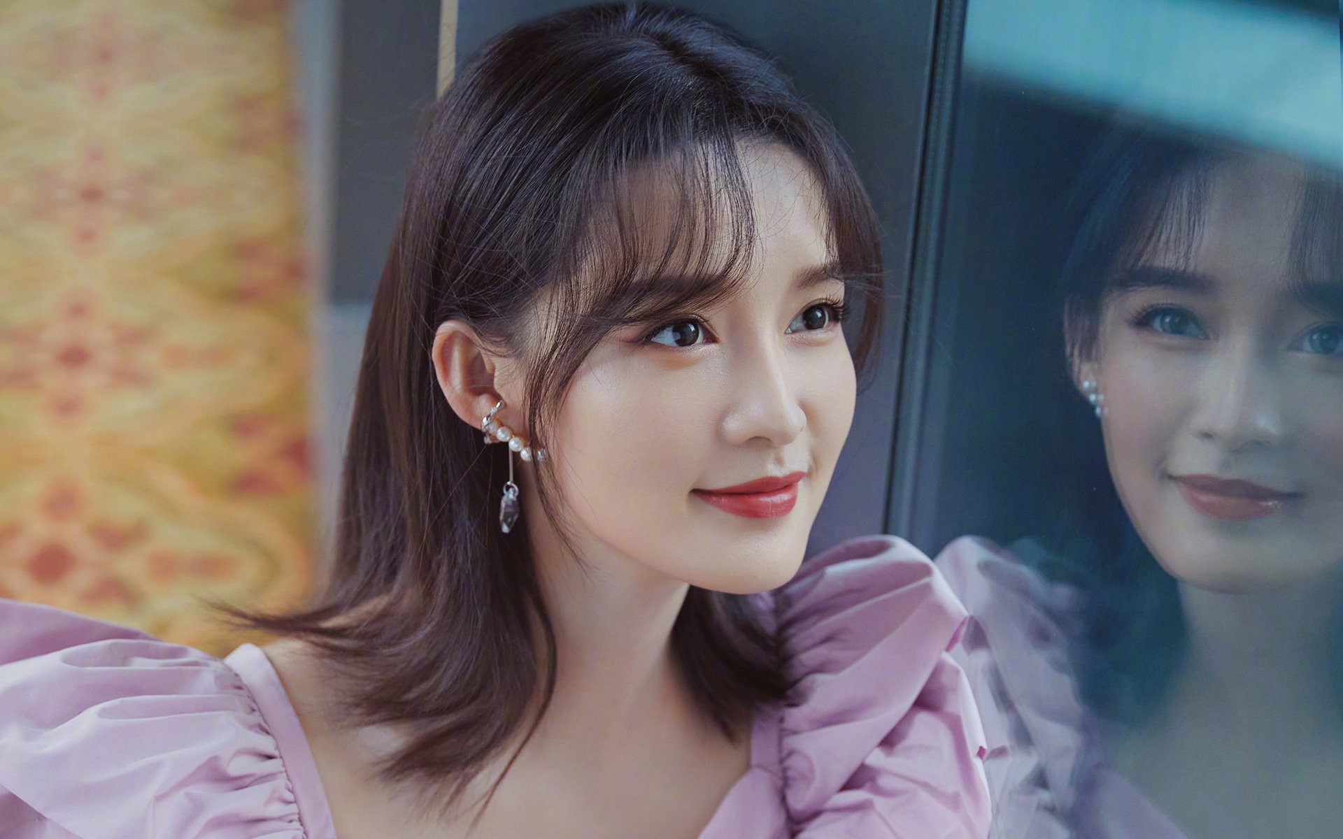 印度乒乓球队在男团比赛中与中国队激战，表现出色。，印度乒乓美女